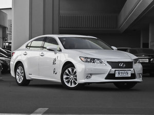 2013款300h 豪华版 整体外观