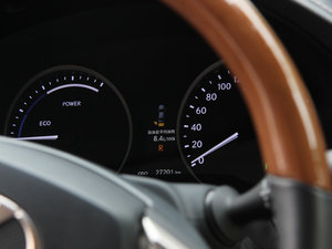 2013款300h 豪华版 中控区