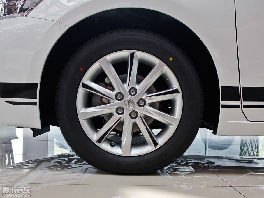 2013׿_˹CT 200h ҹTʿ