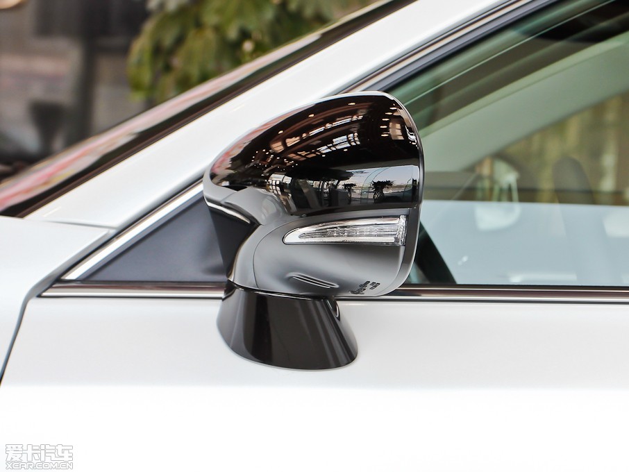 2013���׿��_˹CT 200h ��ҹ�Tʿ��