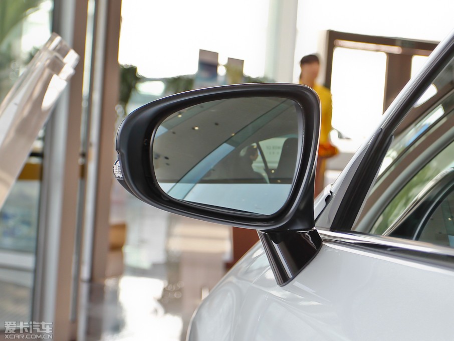 2013���׿��_˹CT 200h ��ҹ�Tʿ��