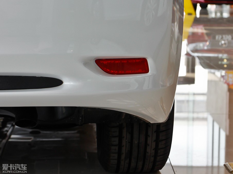 2013׿_˹CT 200h ҹTʿ