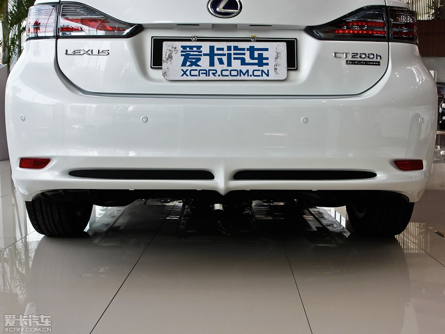 2013���׿��_˹CT 200h ��ҹ�Tʿ��