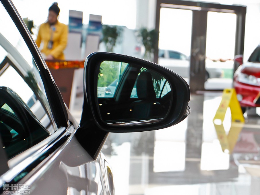 2013׿_˹CT 200h ҹTʿ