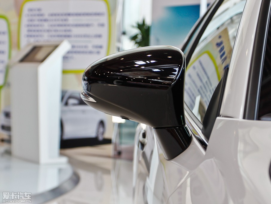 2013���׿��_˹CT 200h ��ҹ�Tʿ��