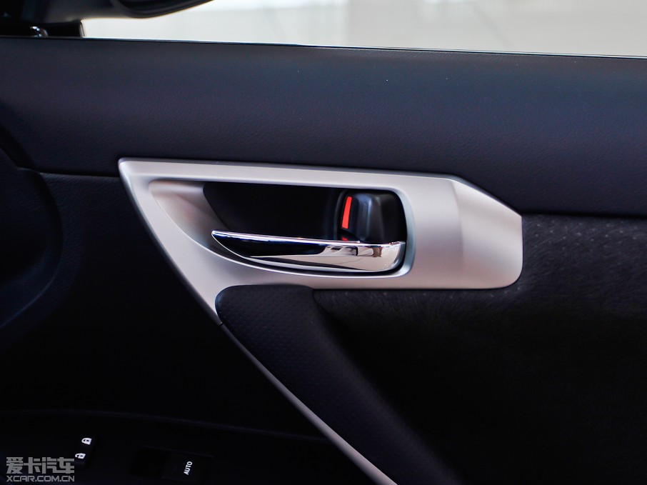 2013���׿��_˹CT 200h ��ҹ�Tʿ��