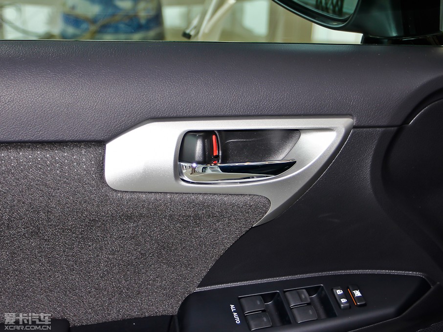 2013׿_˹CT 200h ҹTʿ