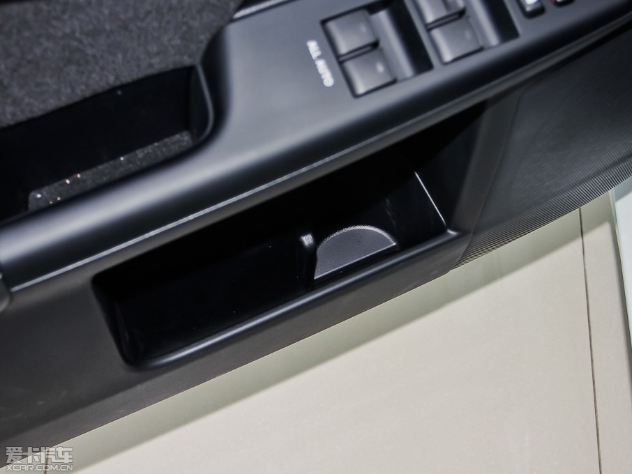 2013׿_˹CT 200h ҹTʿ