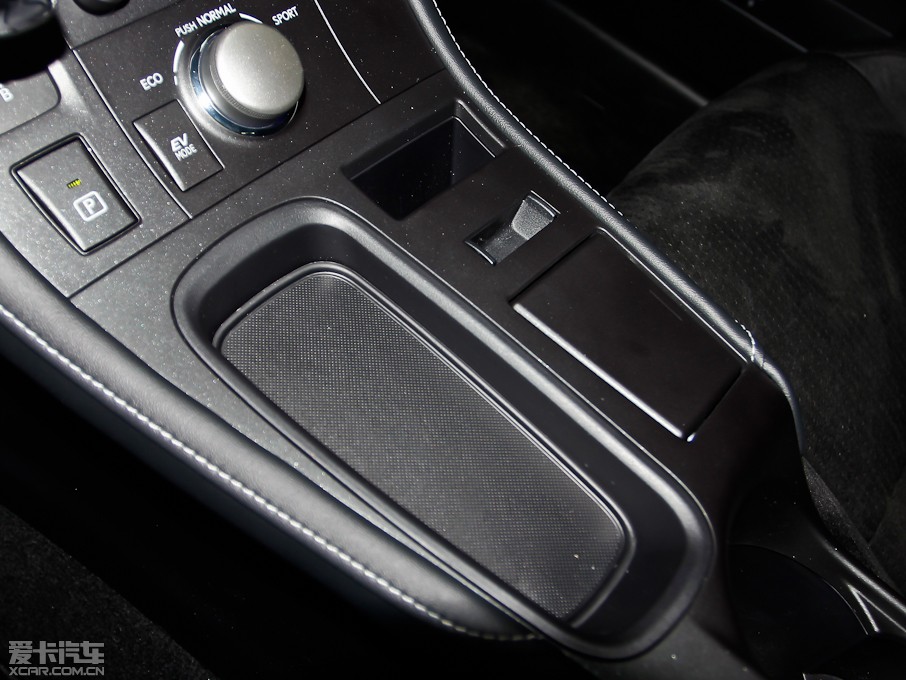 2013׿_˹CT 200h ҹTʿ