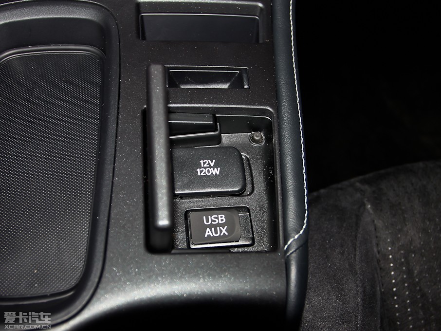 2013׿_˹CT 200h ҹTʿ