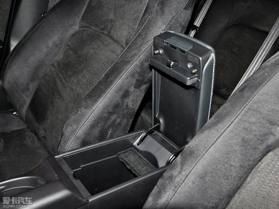 2013׿_˹CT 200h ҹTʿ