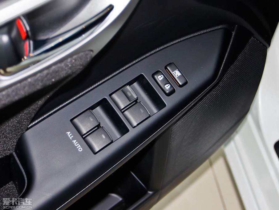 2013׿_˹CT 200h ҹTʿ