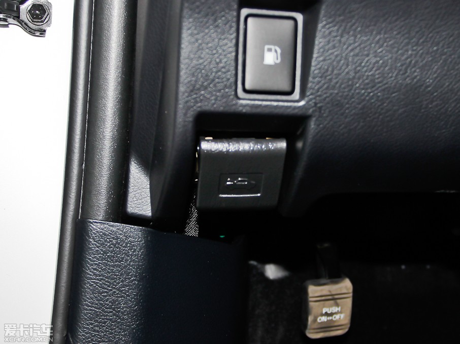 2013׿_˹CT 200h ҹTʿ