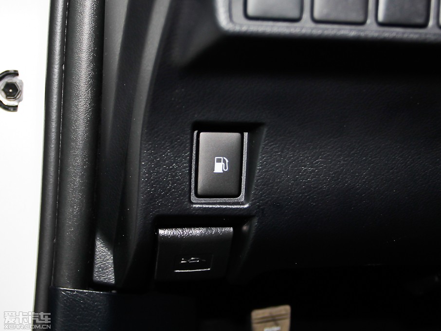 2013׿_˹CT 200h ҹTʿ