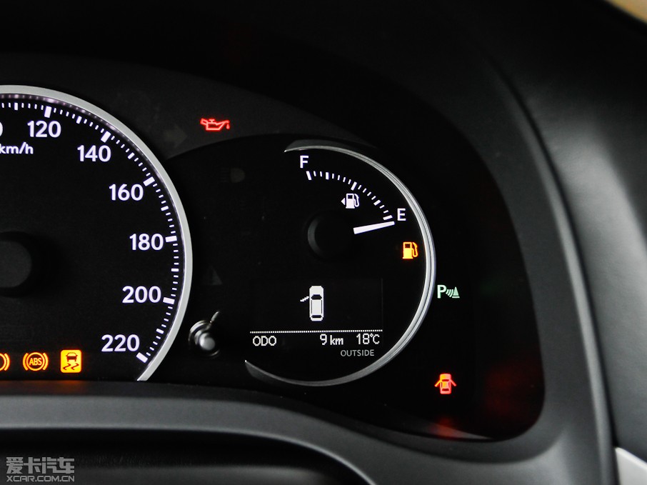 2013׿_˹CT 200h ҹTʿ