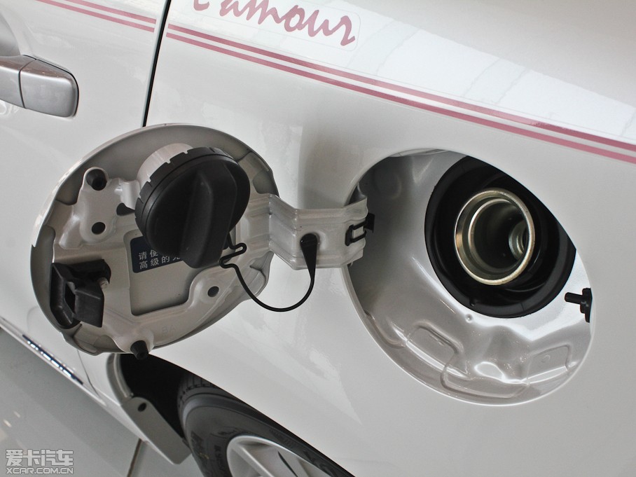 2013���׿��_˹CT 200h ���Z(y��)������