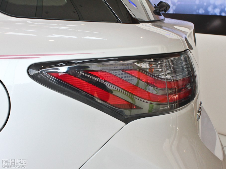 2013���׿��_˹CT 200h ���Z(y��)������