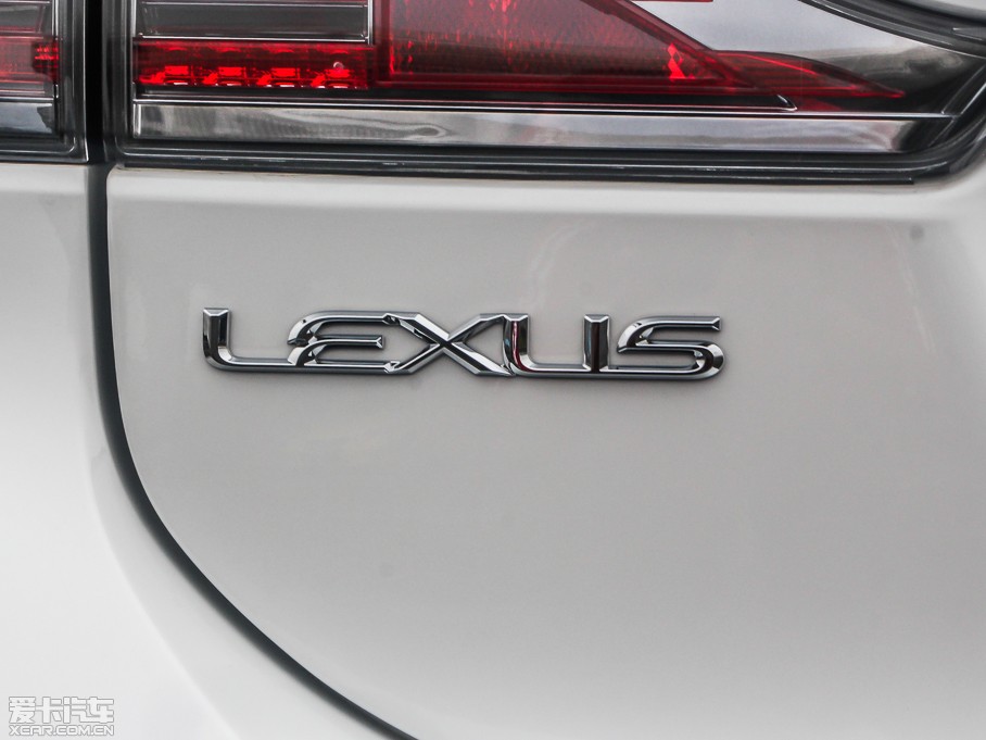 2013���׿��_˹CT 200h ���m��