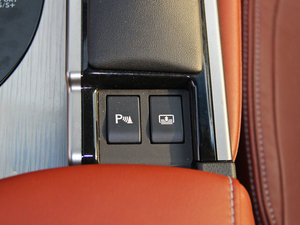 2014250 F SPORT п؅^