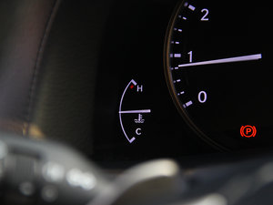 2014250 F SPORT п؅^