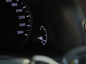 2014250 F SPORT п؅^