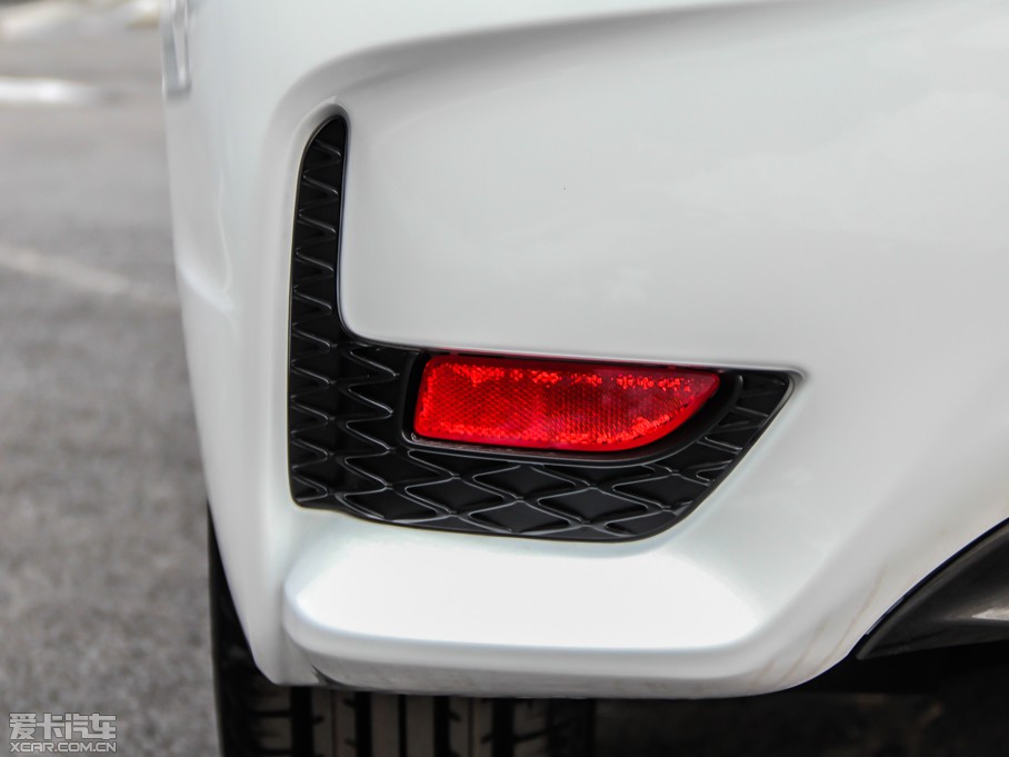 2014׿_˹CT 200h F-SPORT pɫ