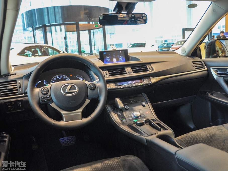 2014׿_˹CT 200h m pɫ