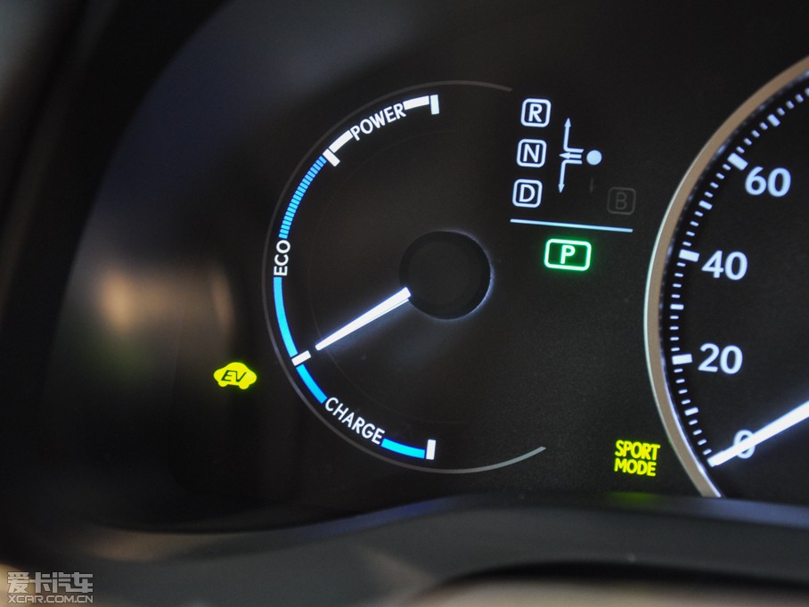 2014׿_˹CT 200h m pɫ