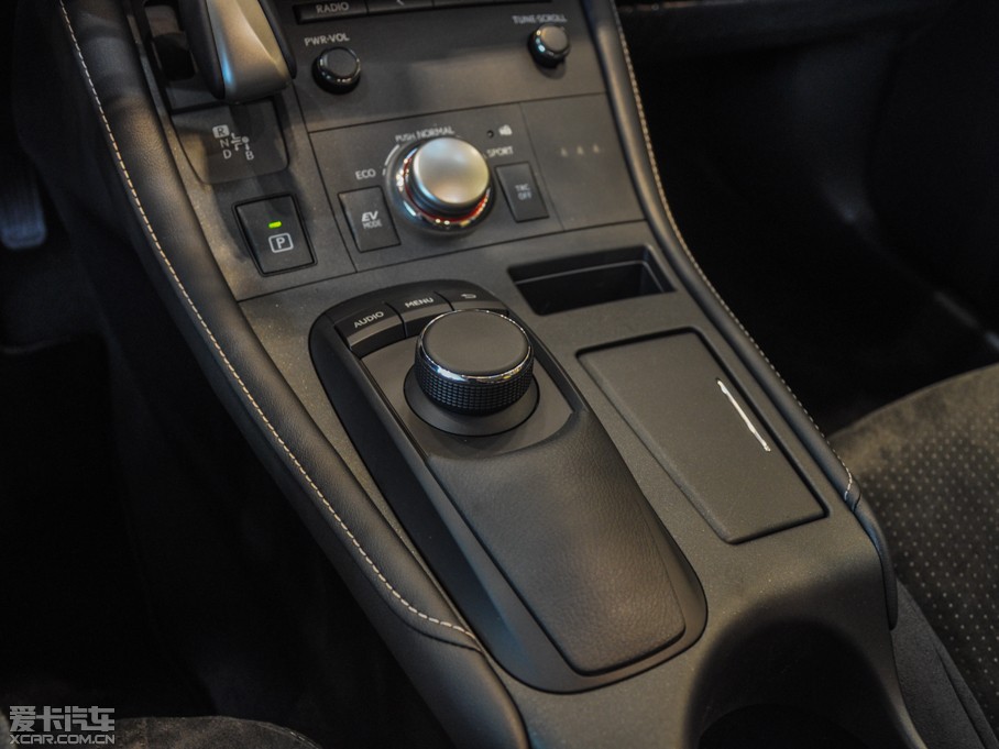 2014׿_˹CT 200h m pɫ