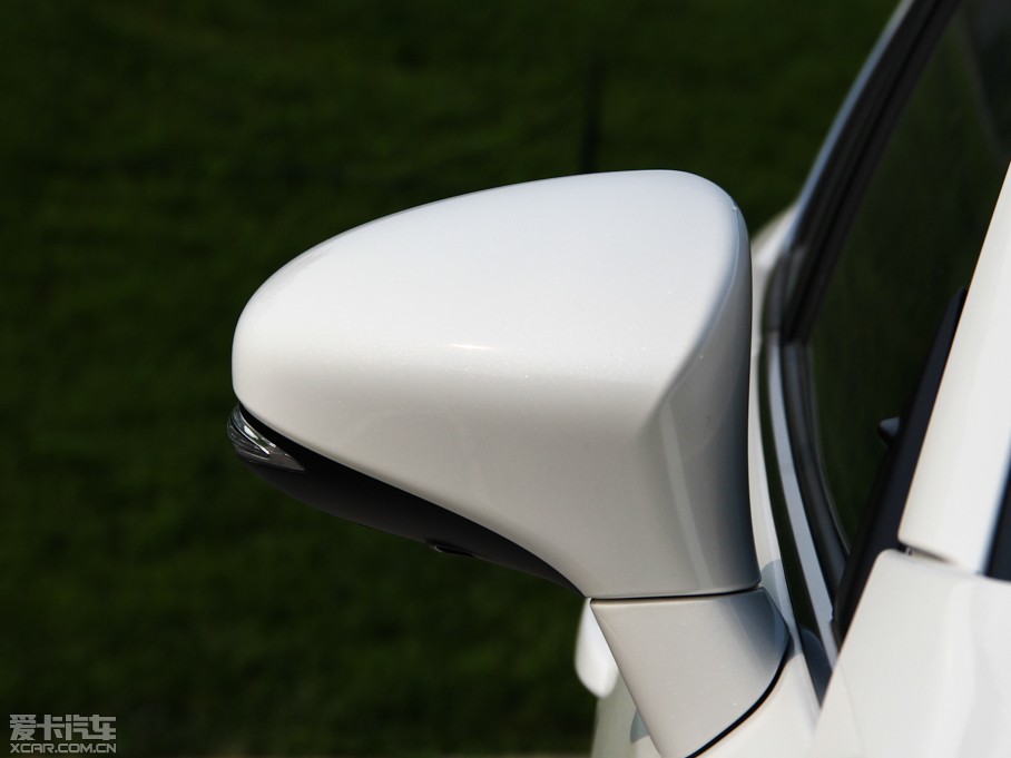 2014׿_˹CT 200h I(lng)Ȱ ɫ