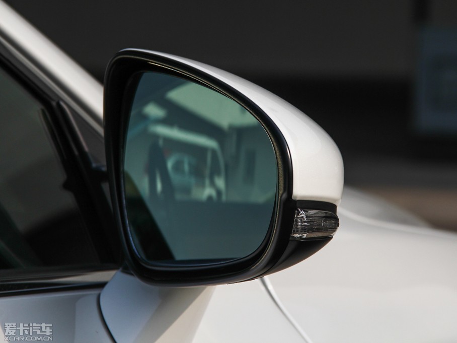 2014׿_˹CT 200h I(lng)Ȱ ɫ