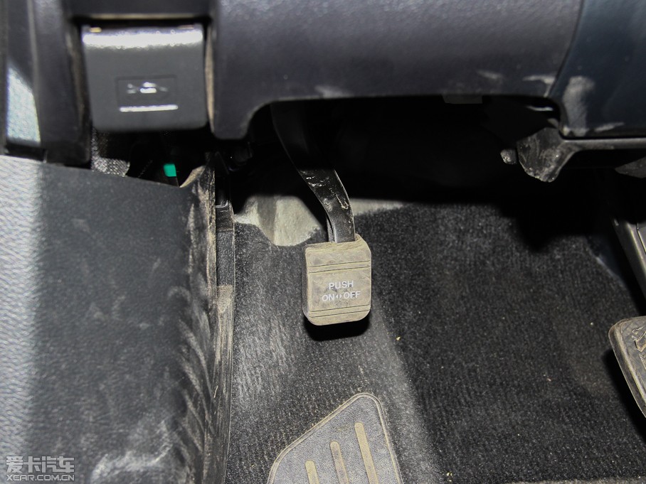 2014���׿��_˹CT 200h �I�Ȱ� ��ɫ