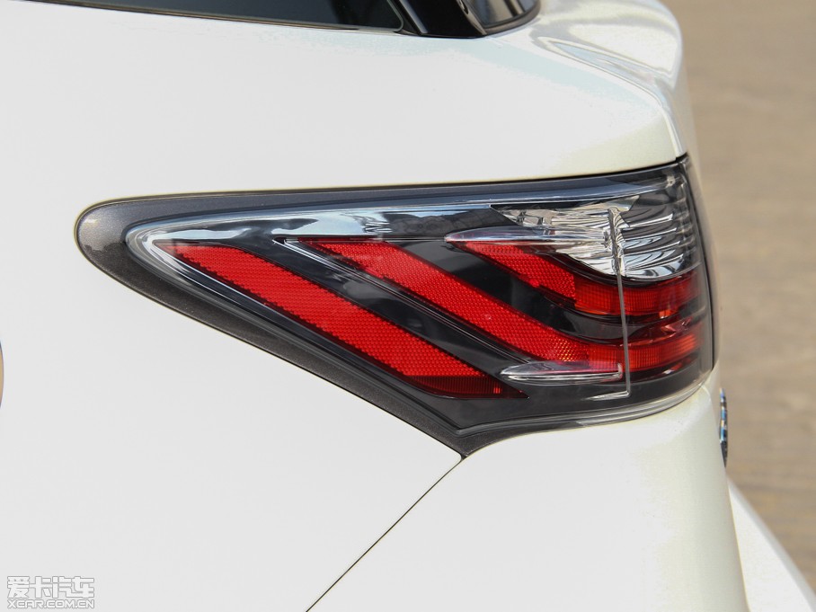 2014׿_˹CT 200h I(lng)Ȱ ɫ