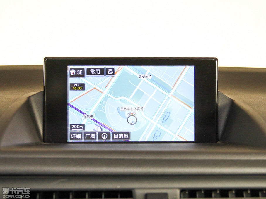 2014���׿��_˹CT 200h �I�Ȱ� ��ɫ