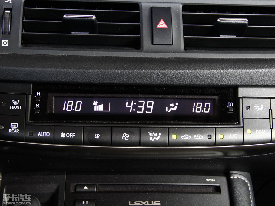 2014���׿��_˹CT 200h �I�Ȱ� ��ɫ