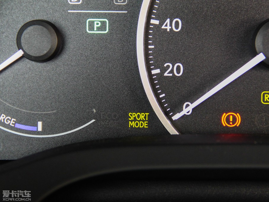 2014���׿��_˹CT 200h �I�Ȱ� ��ɫ