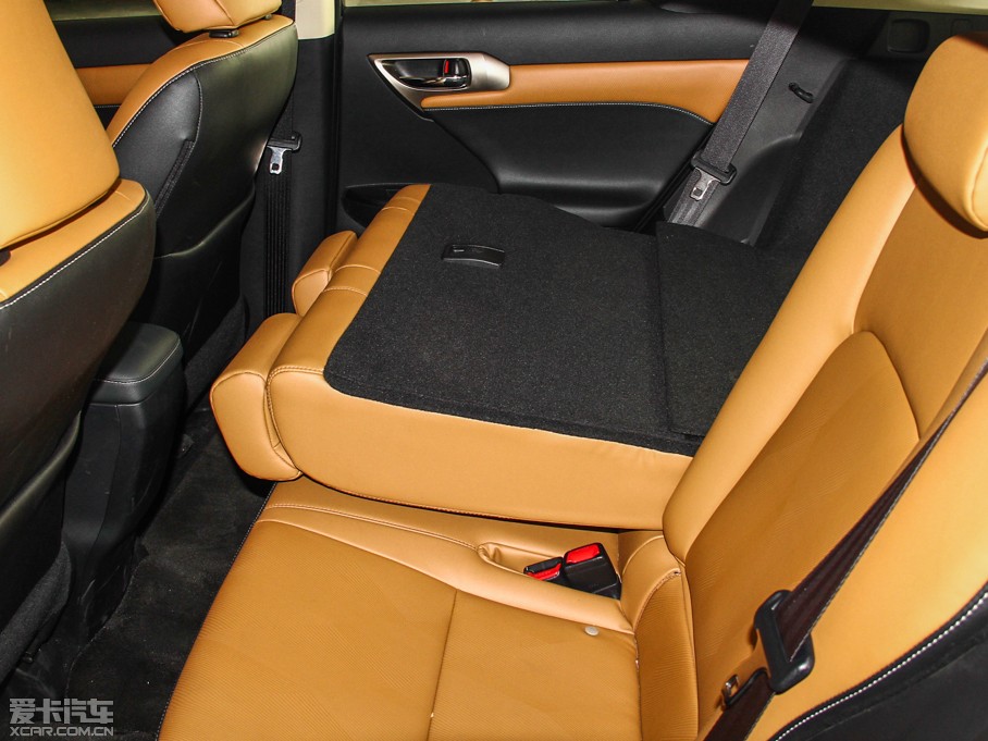 2014���׿��_˹CT 200h �I(l��ng)�Ȱ� ��ɫ