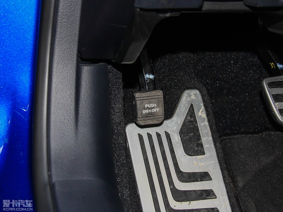 2015���׿��_˹RC F 5.0L �S���