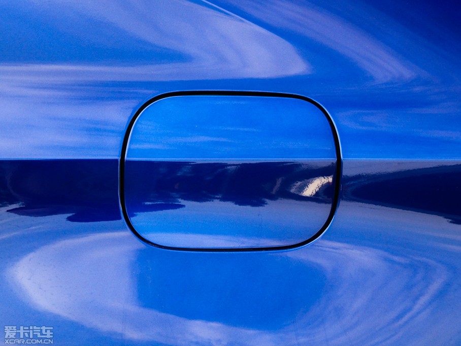 2015���׿��_˹RC F 5.0L �S���