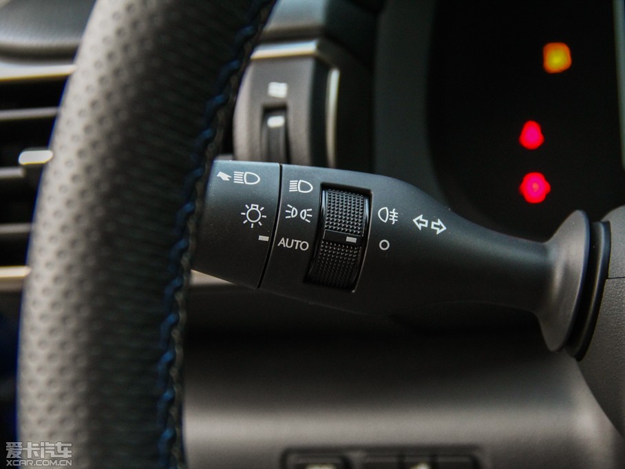 2015���׿��_˹RC F 5.0L �S���