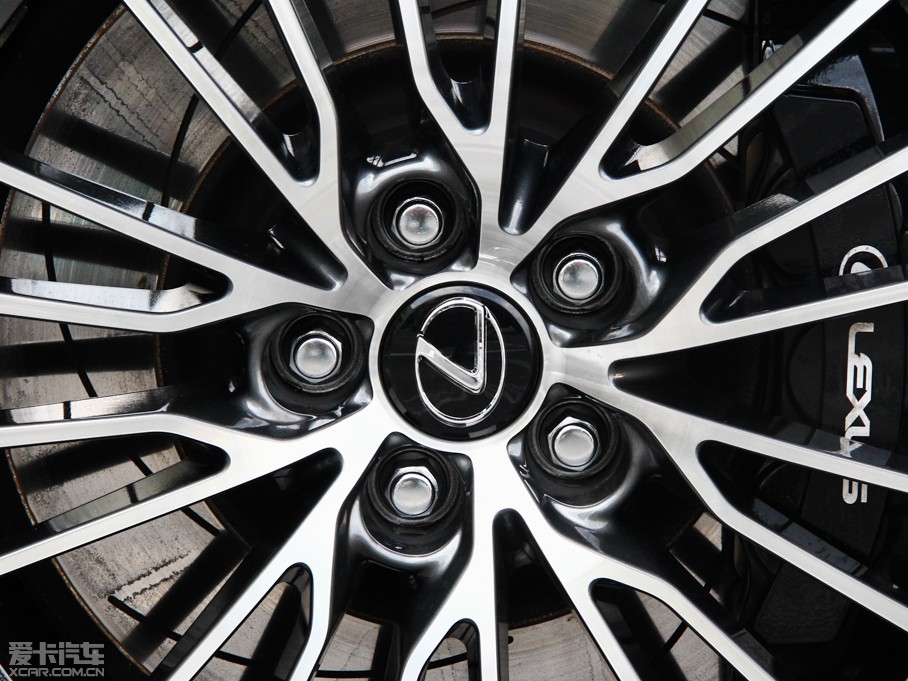 2015���׿��_˹RC F 5.0L �S���