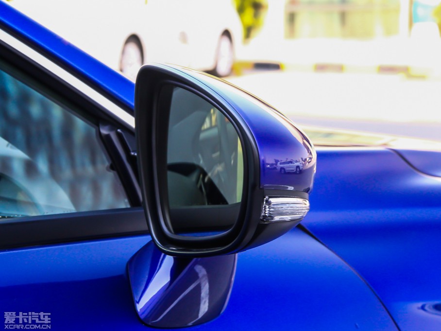 2015���׿��_˹RC F 5.0L �S���