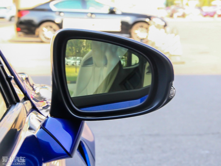 2015���׿��_˹RC F 5.0L �S���