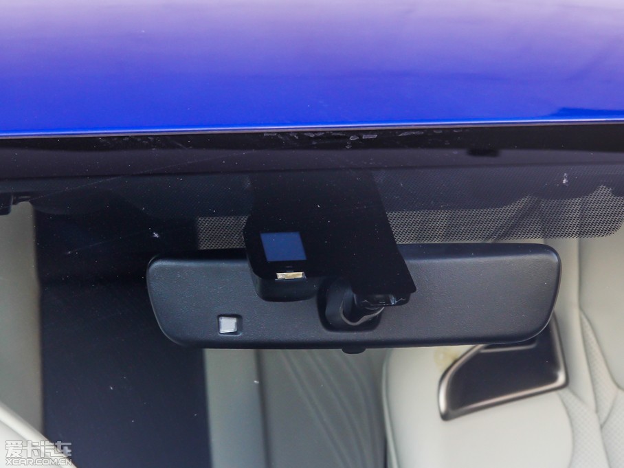 2015���׿��_˹RC F 5.0L �S���