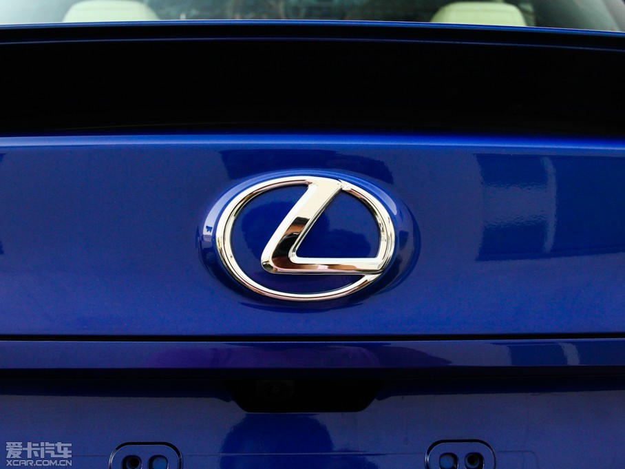 2015���׿��_˹RC F 5.0L �S���