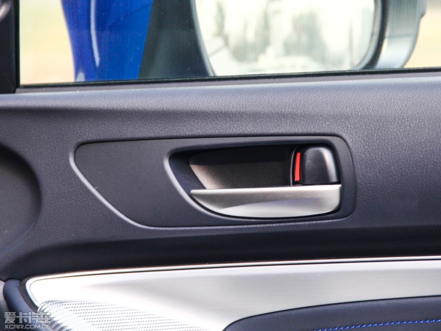 2015���׿��_˹RC F 5.0L �p���