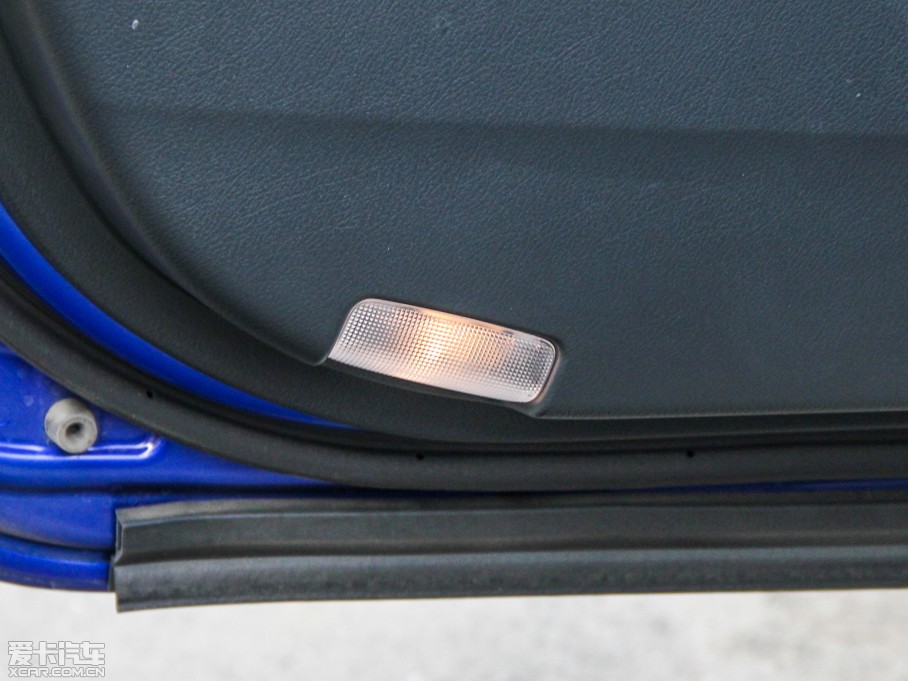 2015���׿��_˹RC F 5.0L �p���