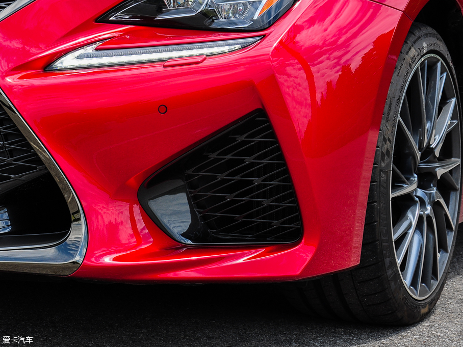 2015���׿��_˹RC F 5.0L ̼�w�S��