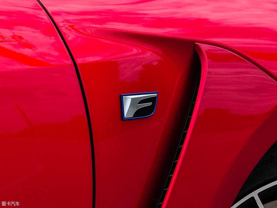 2015���׿��_˹RC F 5.0L ̼�w�S��