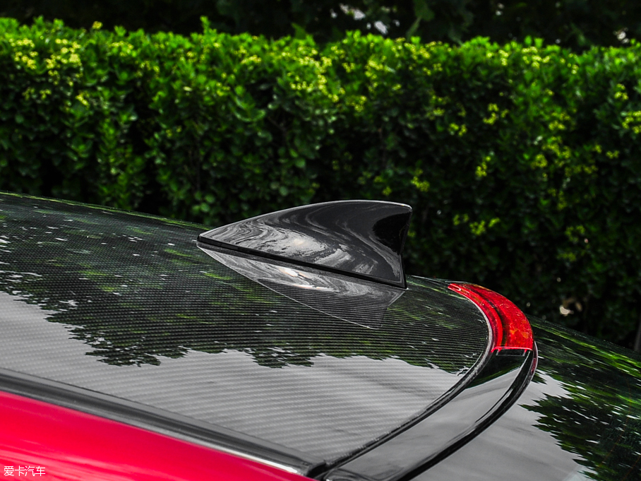 2015���׿��_˹RC F 5.0L ̼�w�S��